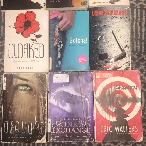 Book bundles - Picture 2 of 3